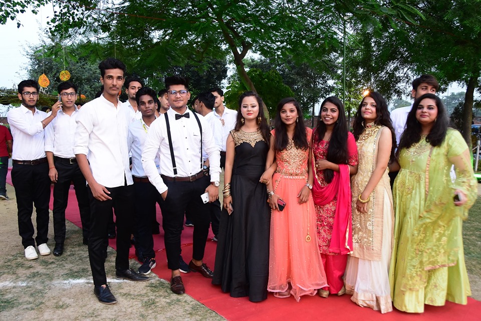 Formal dress for freshers party online